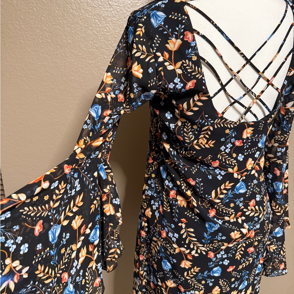 Feminine Floral Black Mini Dress - Picture 5 of 10